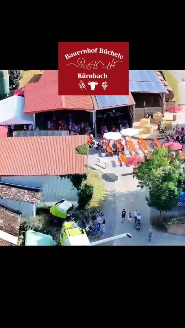 ✨ Was für ein Fest! ✨
Unser Hoffest am Sonntag war einfach großartig – das Haus war voll, die Stimmung wunderbar, und wir sind immer noch ganz hin und weg. 🥂🍇

Ein riesengroßes Dankeschön an alle, die gekommen sind und diesen Tag so besonders gemacht haben. 💛 An unsere tollen Helfer, die alles gegeben haben 🎉an die Gäste, die mit uns gelacht, gefeiert und angestoßen haben. 
Ebenso verdient der „MV Kürnbach“ und die „orginal Kraichgauer“ ein fettes Dankeschön, den was wäre ein Hoffest ohne Blasmusik 🎺
Fantastisches Essen und unserer Wein rundeten das Fest voll ganz ab. 🍷 🍴

Wir sind überglücklich, so viele herzliche Menschen bei uns gehabt zu haben – ihr habt unser Fest unvergesslich gemacht! ✨

#Hoffest #GemeinsamFeiern #Genussmomente #Danke #büchelewein #büchele